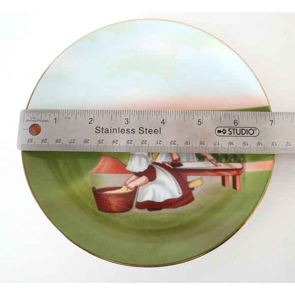Royal Bayreuth Germany 1974 Sun-Bonnet Babies Tuesday "Ironing" Collector Plate - Picture 2 of 3